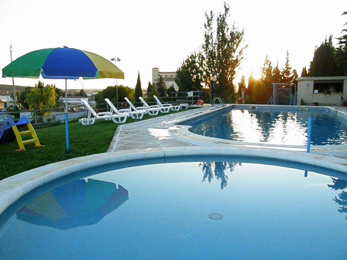 Hotel El Prado By Vivere Stays Carrascosa del Campo Bagian luar foto