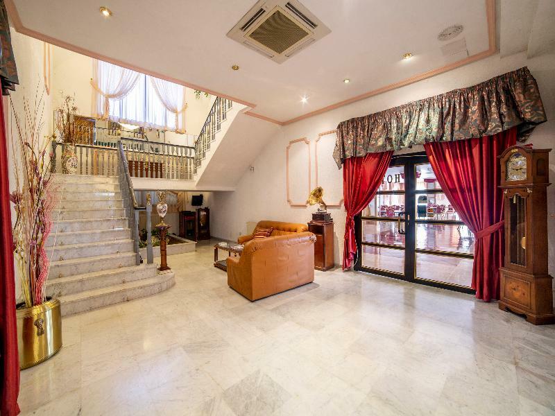 Hotel El Prado By Vivere Stays Carrascosa del Campo Bagian luar foto
